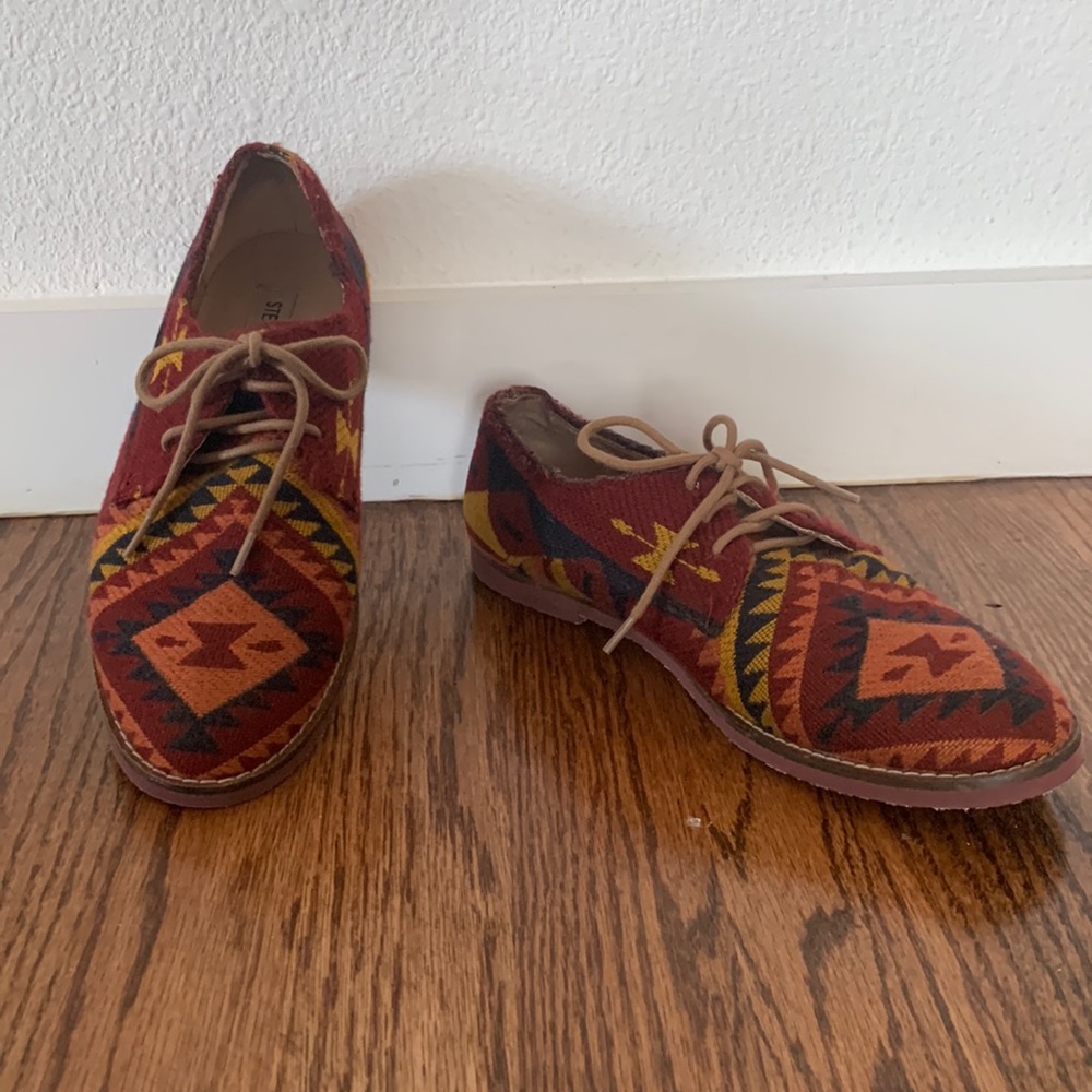 Steve Madden Jazie Aztec Multi Southwestern Oxfords, Sz 7